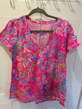 Lilly Pulitzer Hot Pink V-Neck Short Sleeve Tee with Multicolor Shell Print